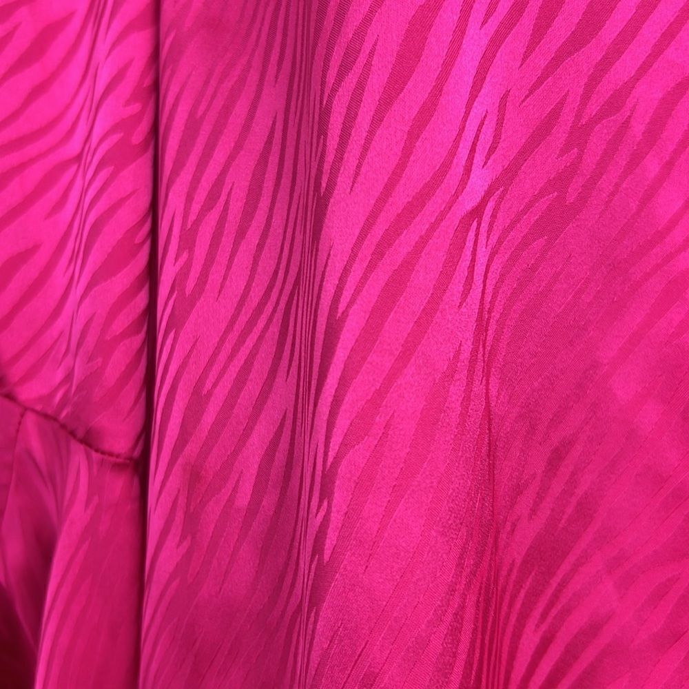Fever Fuchsia pink off the shoulderderbbell sleeve blouse EUC size XL - Picture 4 of 10